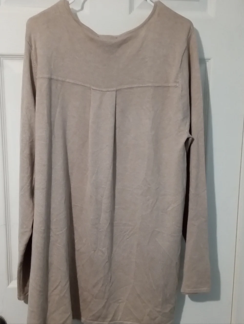 Chelsea & Theodore Beige Long Sleeve Scoop Neck Sweater